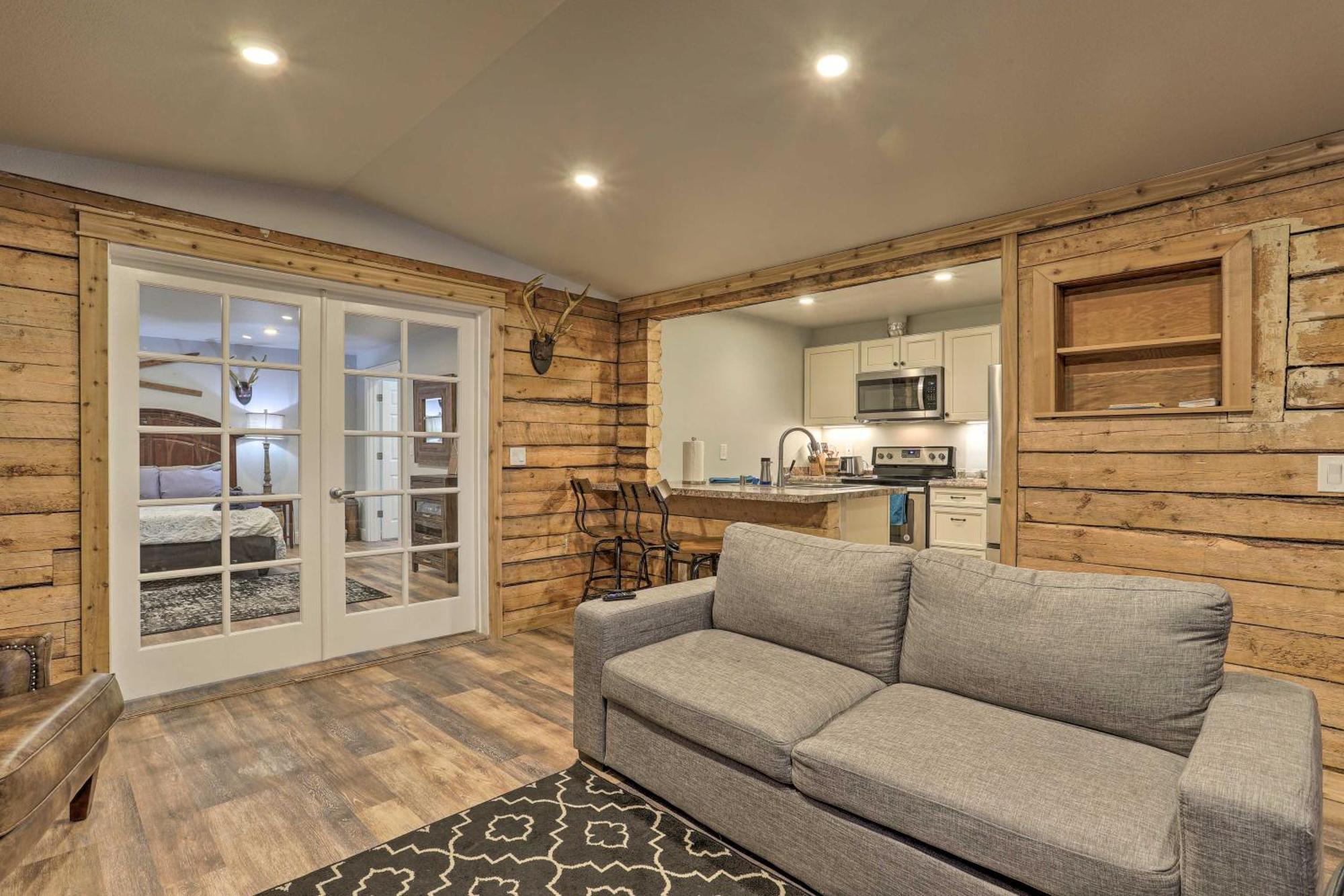 شقة Rustic Anchorage Hideaway Walk To Coastal Trail! المظهر الخارجي الصورة