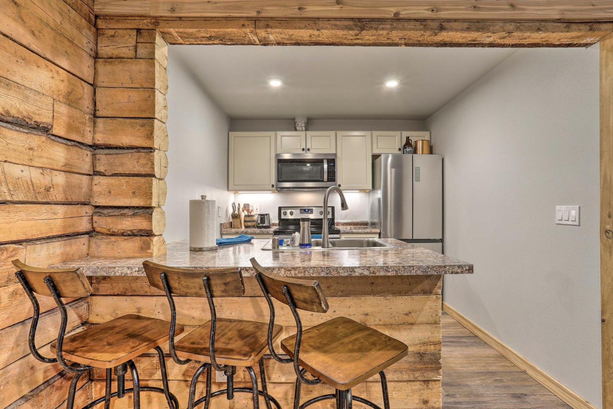 شقة Rustic Anchorage Hideaway Walk To Coastal Trail! المظهر الخارجي الصورة